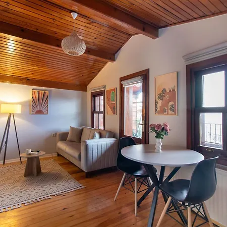 Апартаменты Historic 4br 4ba Mansion Seaview Yedikule Old Town *