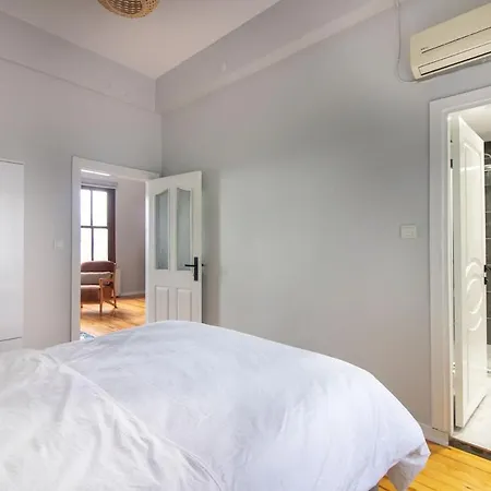Daire Historic 4br 4ba Mansion Seaview Yedikule Old Town
